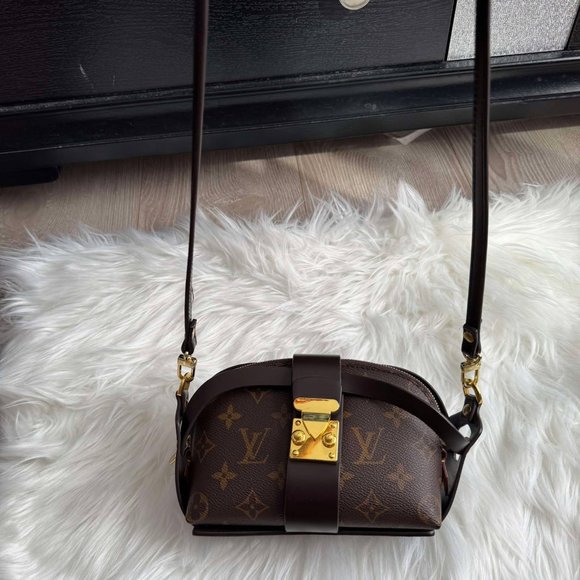 LV Cosmetic Pouch MM Monogram - Picture 2 of 7